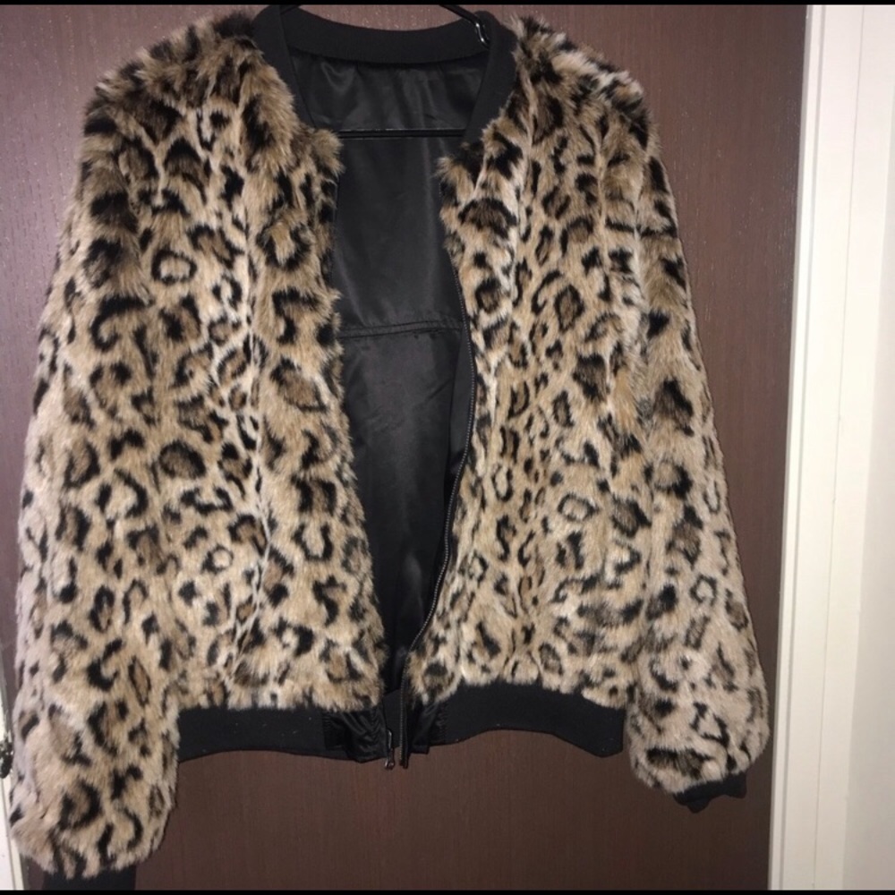 AE REVERSIBLE BOMBER